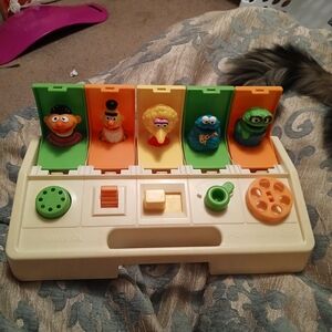 1985 Vintage Playskool Sesame Street Interactive Pop-Up Toy